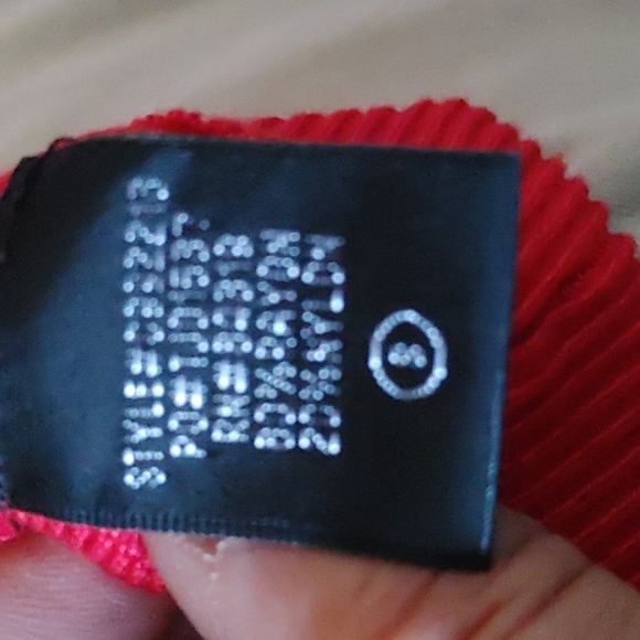 Cyrus sweater Red sz.S nwt - Picture 4 of 4